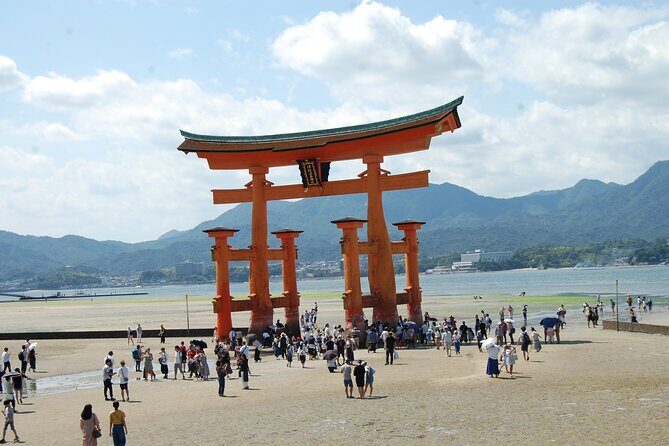 4 Hour Miyajima PRIVATE Tour - Omotesando Shopping Street: Food and Souvenirs Without the Full-Day Trap