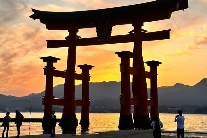 4 Hour Private Hiroshima City Walking Tour - Hiroshima Castle in one hour: architecture plus time pressure