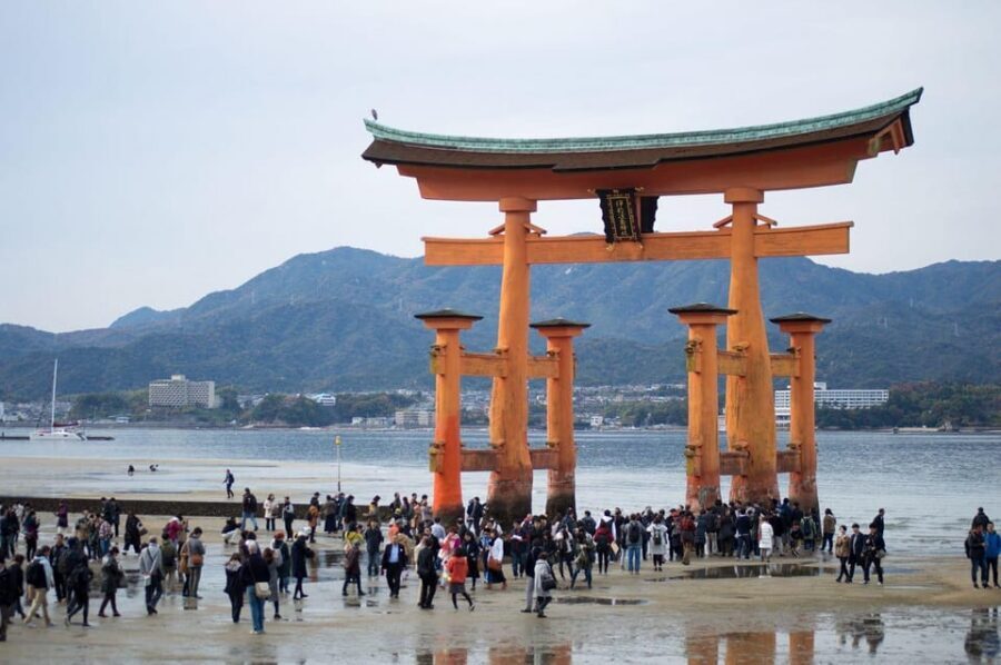 Amazing Hiroshima: Private City Tour with a Local Guide - Getting to Miyajima and planning for the floating torii gate