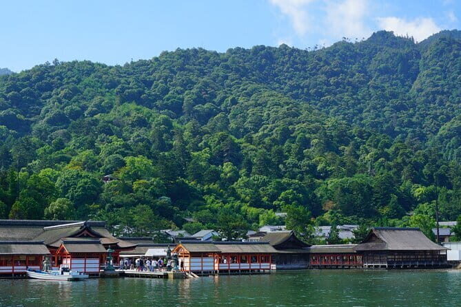 Full Day Hiroshima and Miyajima Tour - Meet-up in Hiroshimaekiminamiguchi and what the schedule feels like