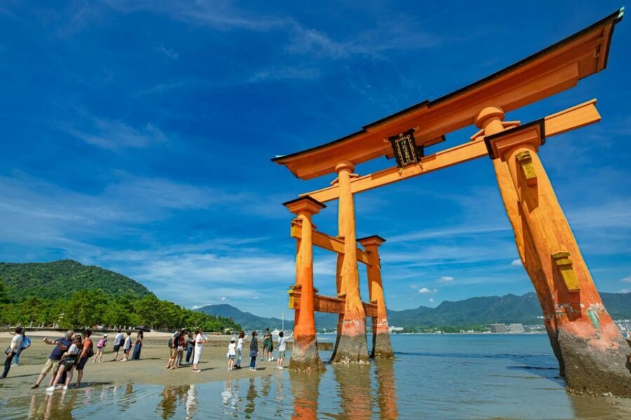 Hiroshima: 1-Day Hiroshima and Miyajima Tour - Ferry to Miyajima and Using the Omotesando Break Well