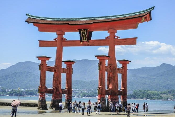 Hiroshima and Miyajima by Bike and Boat - Meeting point logistics and luggage: make the start painless
