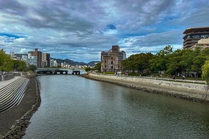 Hiroshima and Miyajima Day Trip with Itsukushima Shrine & Ferry - Getting to Miyajima from Hiroshima Station without the stress