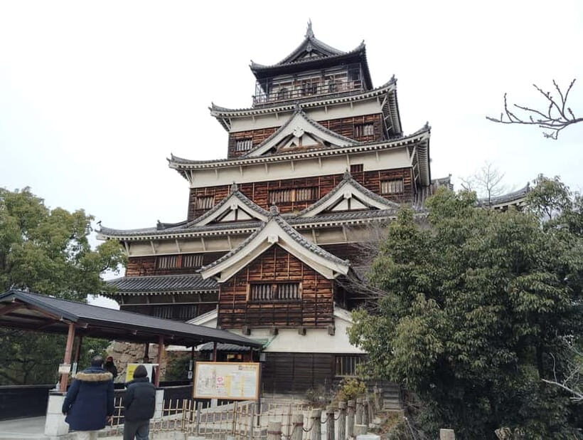 Hiroshima Castle 1h guide tour - Why the Keep Is a Reconstruction, and What That Means for Your Visit