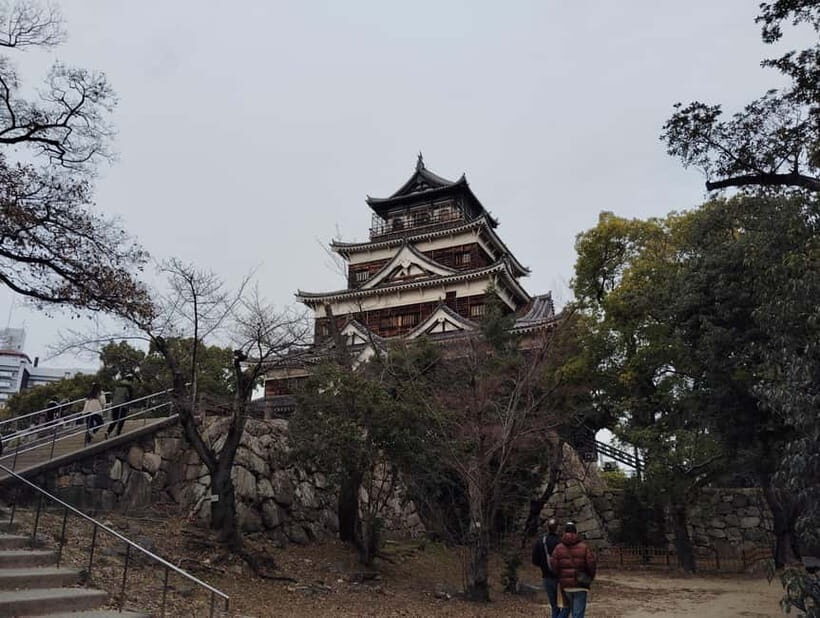 Hiroshima Castle 1h guide tour - The Board-Walled Keep and the 300-Year Symbol Factor