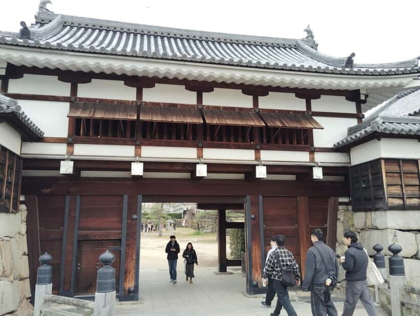 Hiroshima Castle 1h guide tour - Guide Quality Matters: What You Should Expect From English Explanations
