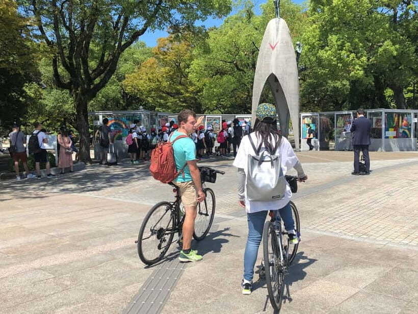 Hiroshima: City and Miyajima Bike and Boat Tour - Hiroshima Castle: feudal roots before you change scenery