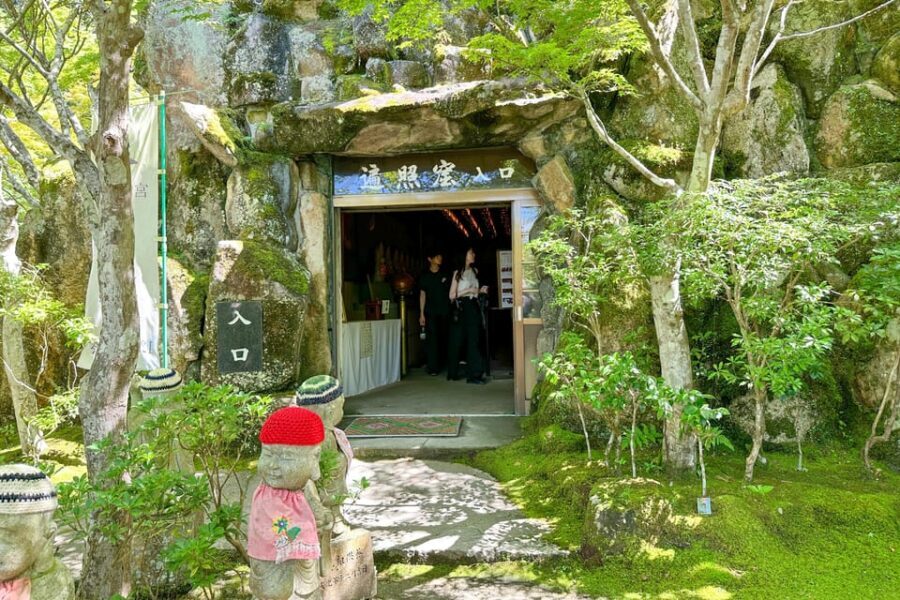 Hiroshima: Miyajima Half-day Historical Walking Tour - Museum Break, Gardens, and Crafts: Seeing Miyajima Beyond the Postcards