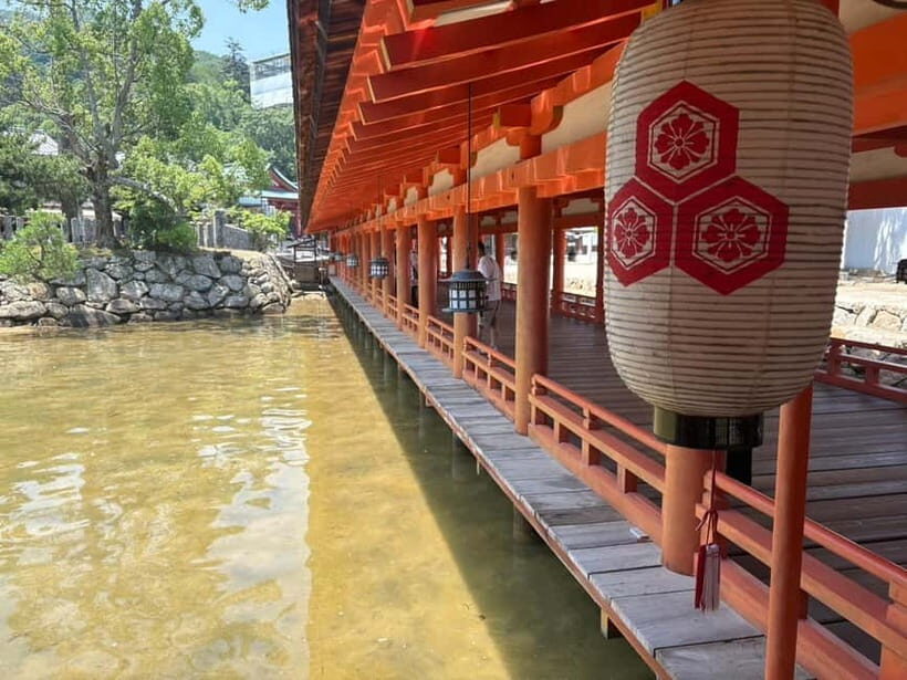 Hiroshima: Miyajima Island Half-Day Tour with Guide - A short secret stop: photo time off the loudest routes