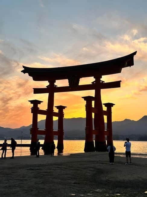Hiroshima & Miyajima Island Private Tour: History & Culture - Peace Memorial Museum and Peace Park: How to See It the Right Way