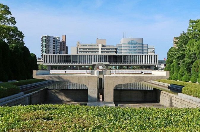 Hiroshima Peace Memorial Park & Hiroshima Castle: A Scenic Walk - Hiroshima Castle (Carp Castle): a quick feudal reset