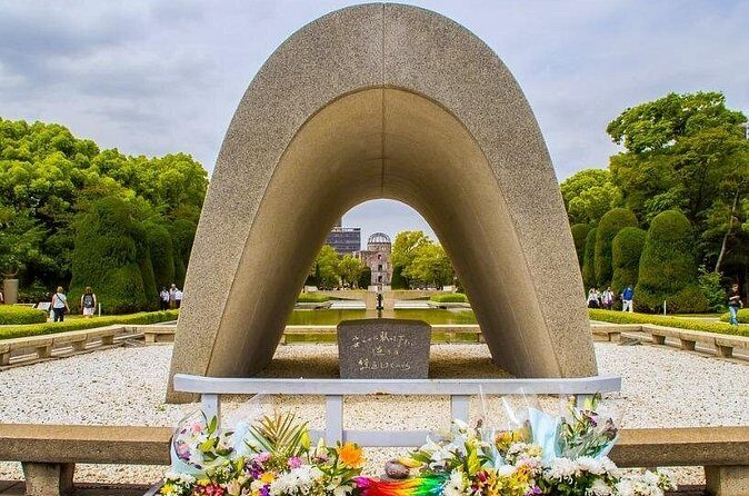 Hiroshima Peace Memorial Park & Hiroshima Castle: A Scenic Walk - Should you book this Hiroshima Peace Memorial Park and Castle walk?