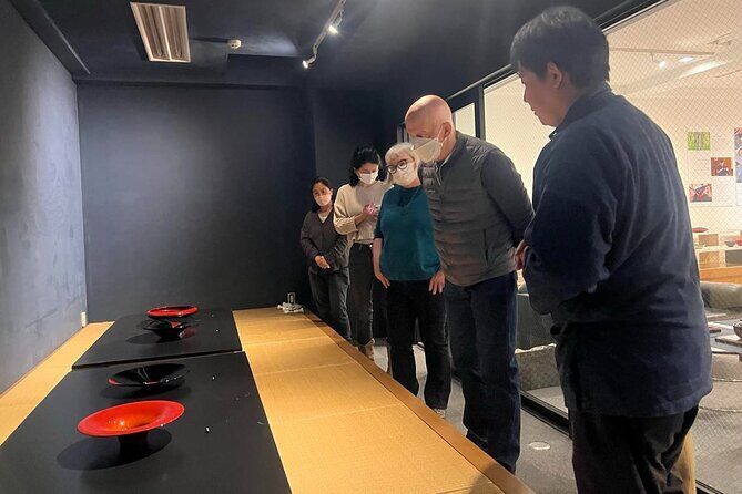 Hiroshima:Private lacquer workshop experience tour(gift included) - What you actually do: lacquer painting, not just watching