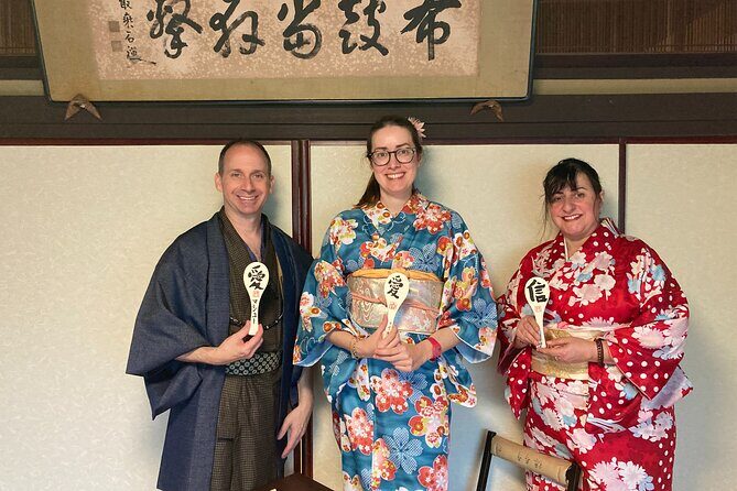 Kimono and Calligraphy Experience in Miyajima - Small group energy: why max 6 makes the lesson easier