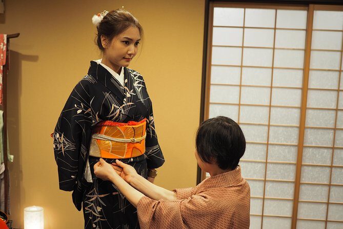 Kimono and Tea Ceremony in Miyajima - Photos in the temple garden: a souvenir you don’t have to chase