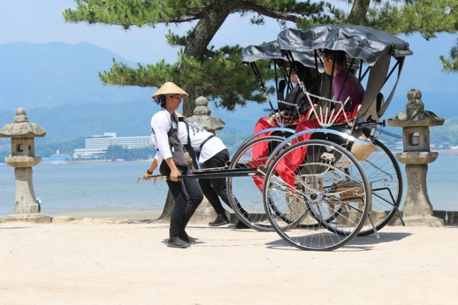 Miyajima: Private Rickshaw Tour to Itsukushima Shrine - Senjokaku Shrine on the 130-minute option: Toyotomi Hideyoshi and sea views