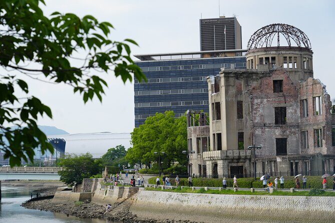 Private Hiroshima Early Morning Tour with English-Speaking Guide - Using Public Transit With Your Guide (So You’re Not Guessing Later)