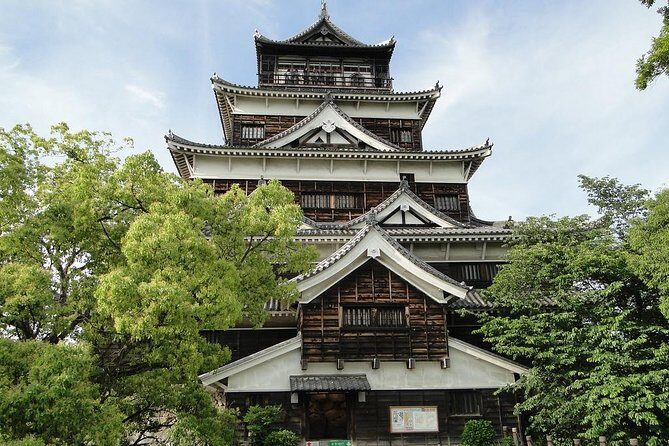Private Sightseeing Walking Tour in Hiroshima with a Guide - Peace Memorial Museum: Making the Stories Coherent